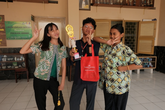 Faber Castell Goes To School