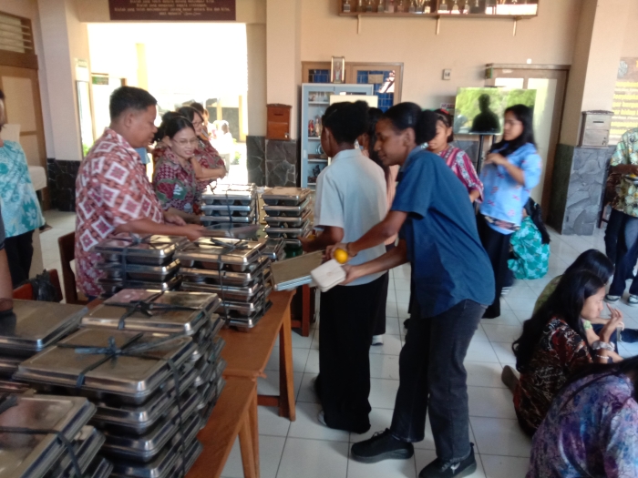 Menikmati MBG Bersama