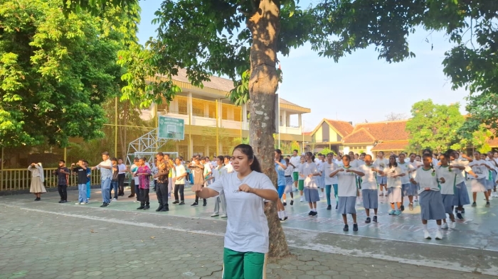 Literasi Sehat dengan Senam Bersama